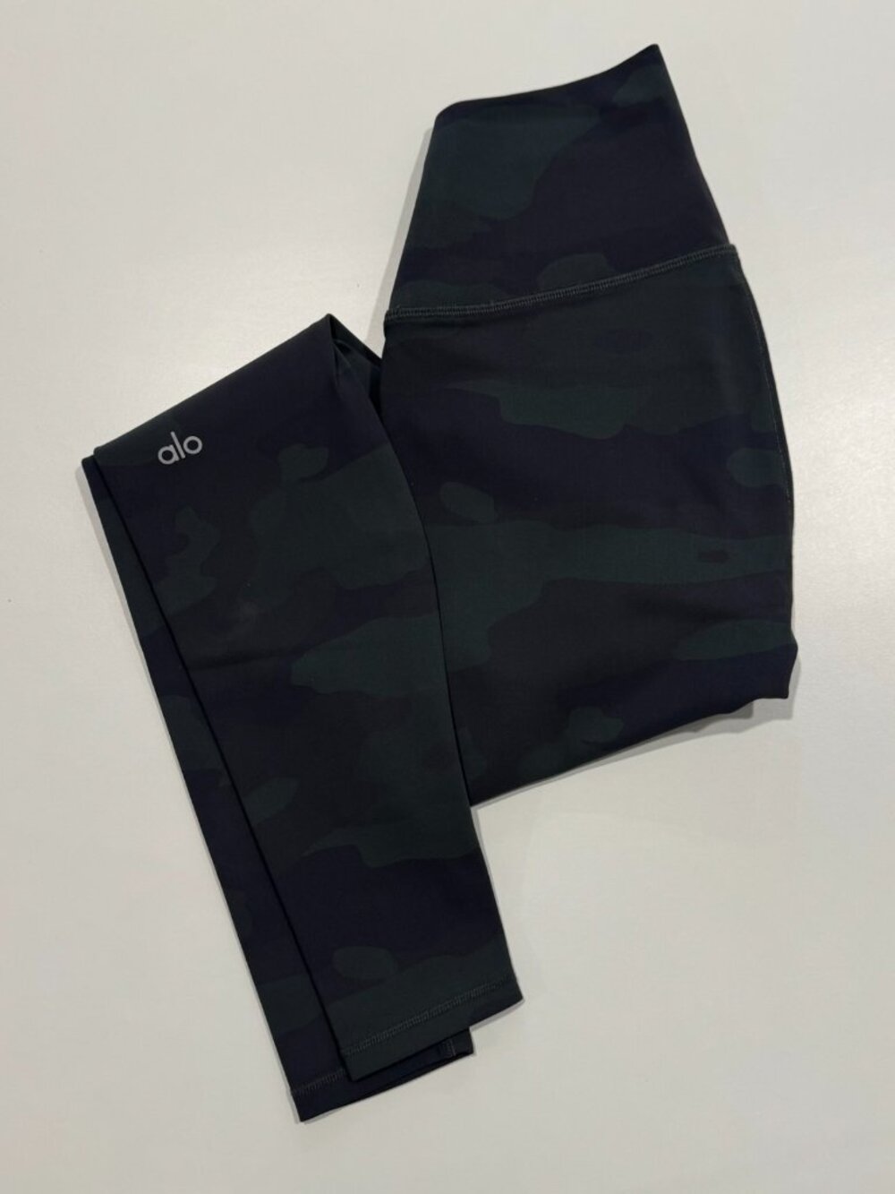 Alo Yoga Camouflage High Waist Vapor Leggings Dark Green Black Size S